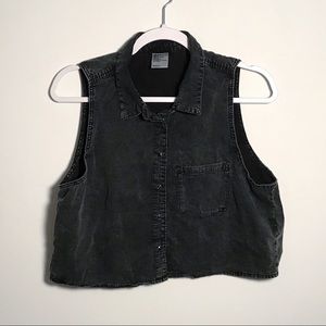 💫3/$12 Cropped black denim vest
